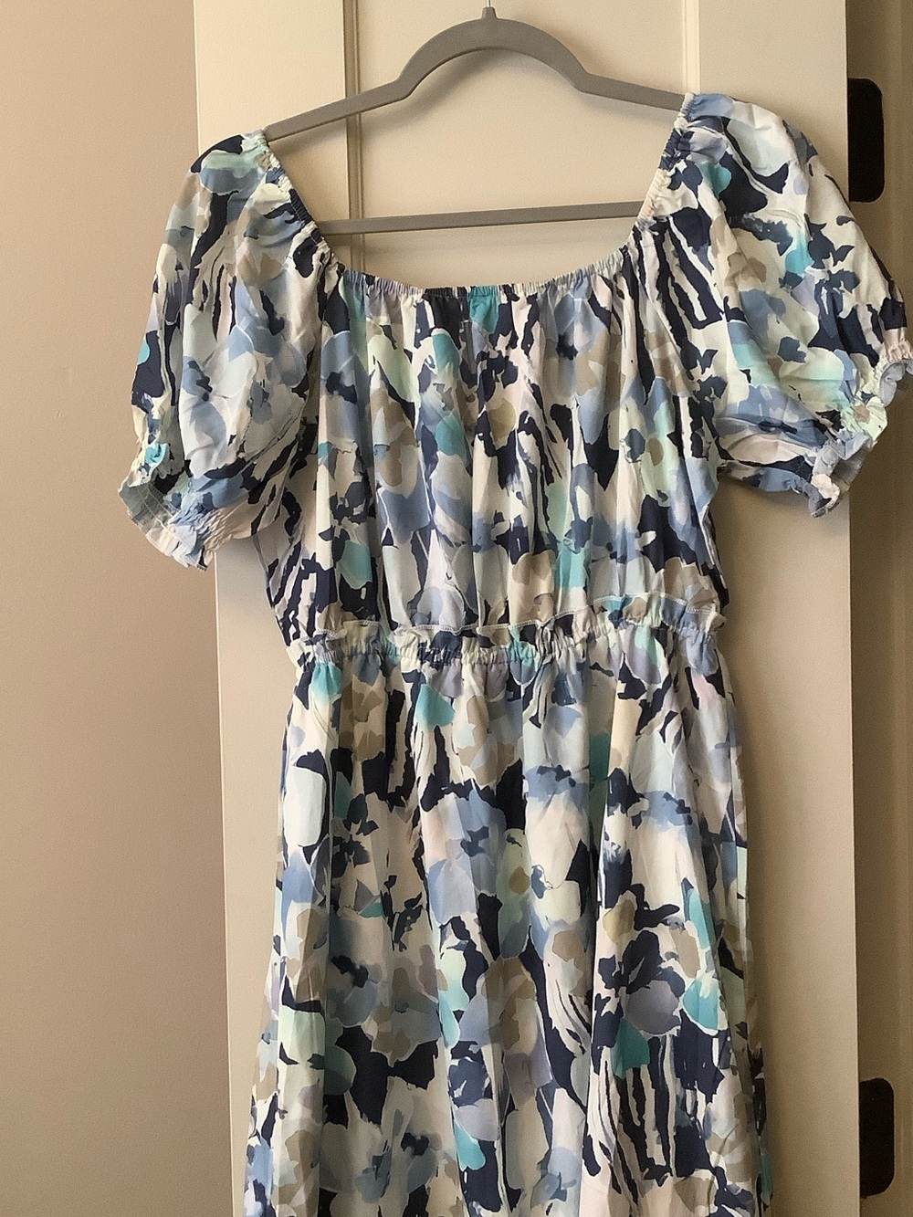 Floral Blue Puff-Sleeve Maxi Dress - Picture 6 of 9